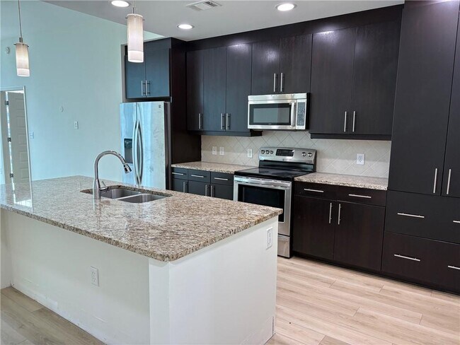 Primary Photo - 1080 Peachtree St NE