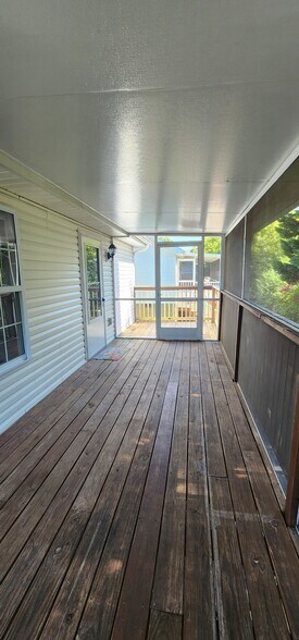 Building Photo - 1521 Mayberry Ln