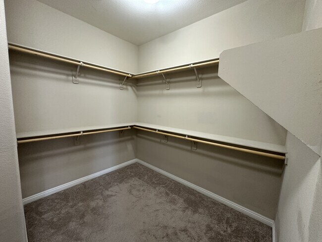 Building Photo - 9417 Sand Tiger Ave