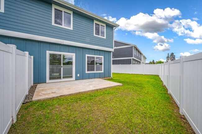 Building Photo - Brand New 3 bed 2.5 townhome