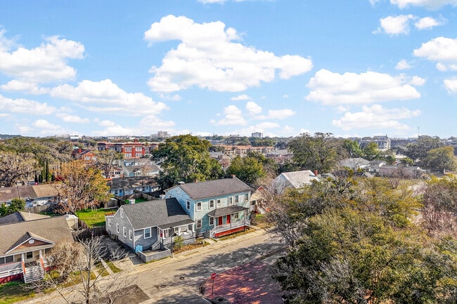 Building Photo - Renovated Historic Home
