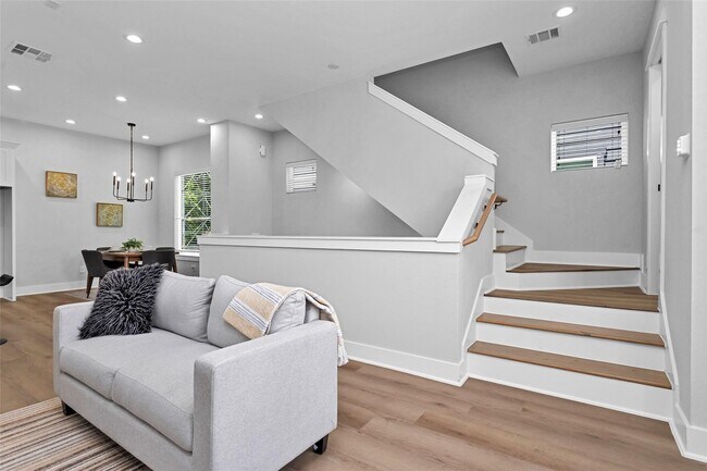 Building Photo - 1616 Euel St