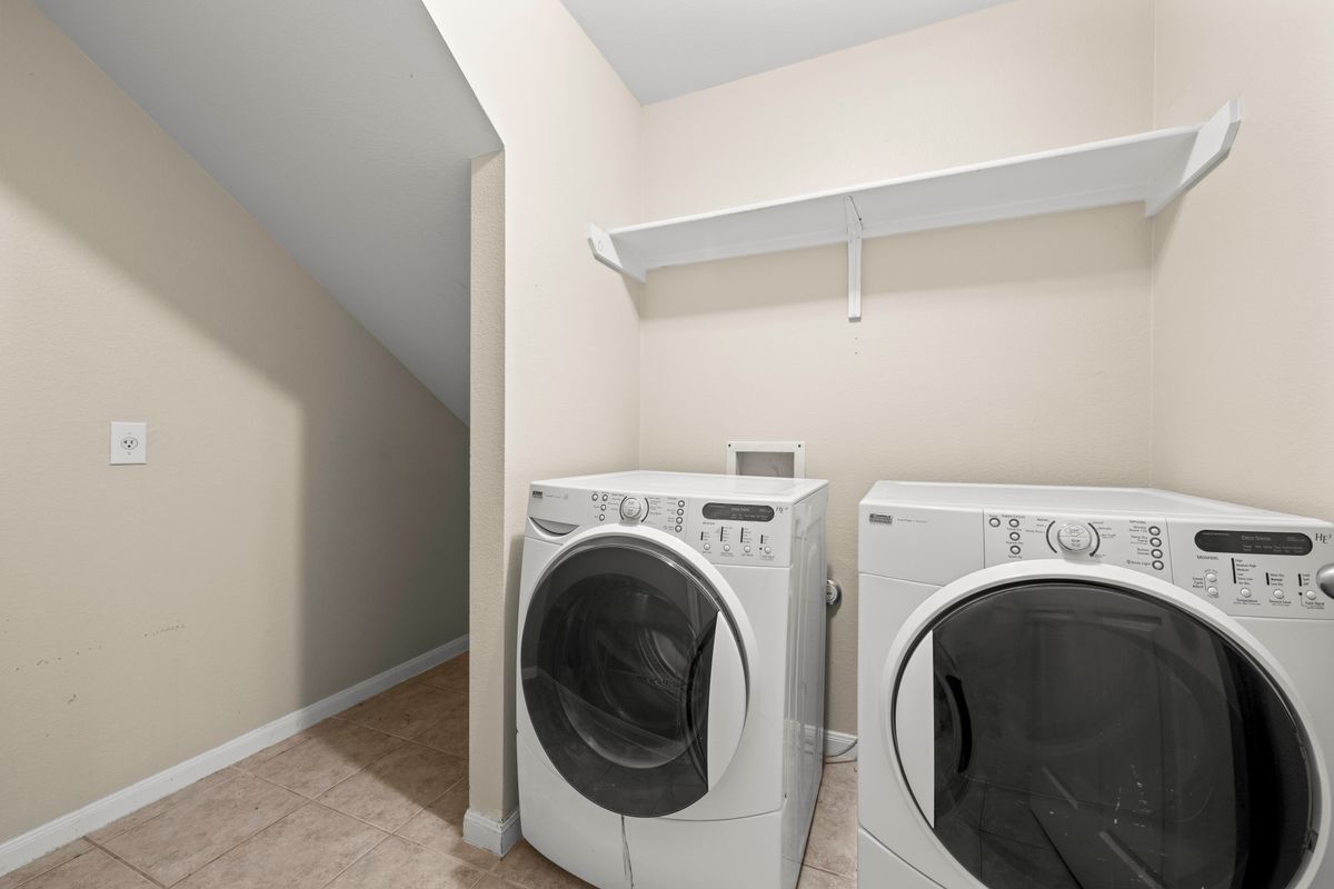 Building Photo - 5105 Hibiscus Valley Dr