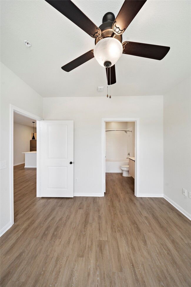 Building Photo - 17000 Bissonnet St