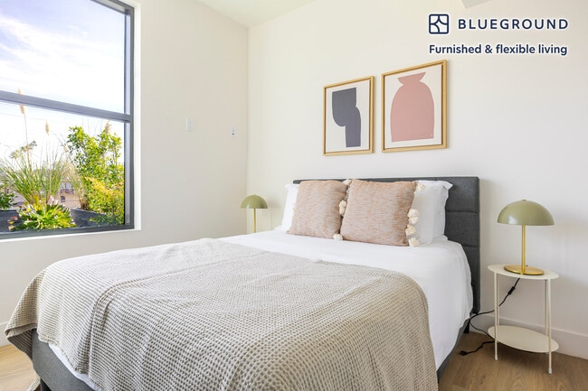 Building Photo - 611 N Virgil Ave