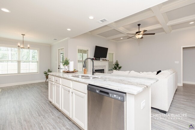 Building Photo - 214 Creek Ridge Dr