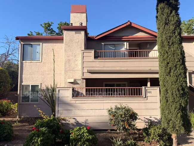 Building Photo - 7 Lancaster Cir