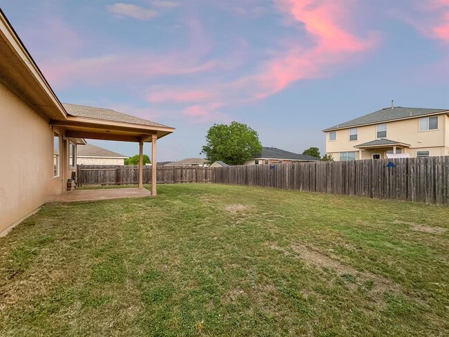 Building Photo - 1010 Whitley Dr