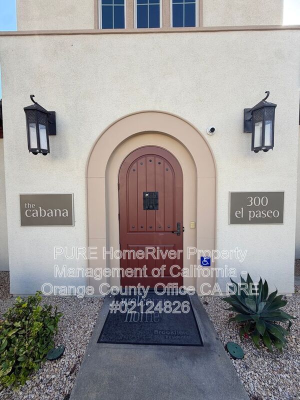 Building Photo - 208 El Paseo