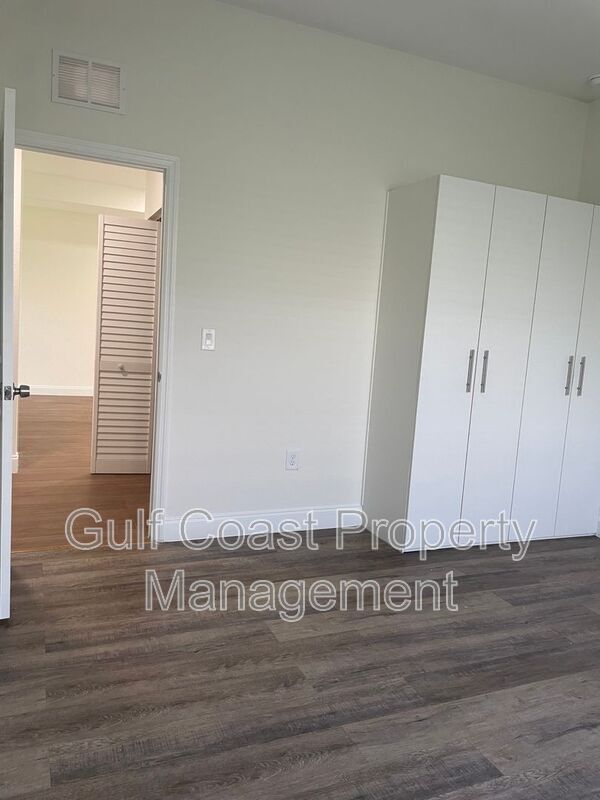 Building Photo - 126 Viewpoint Dr