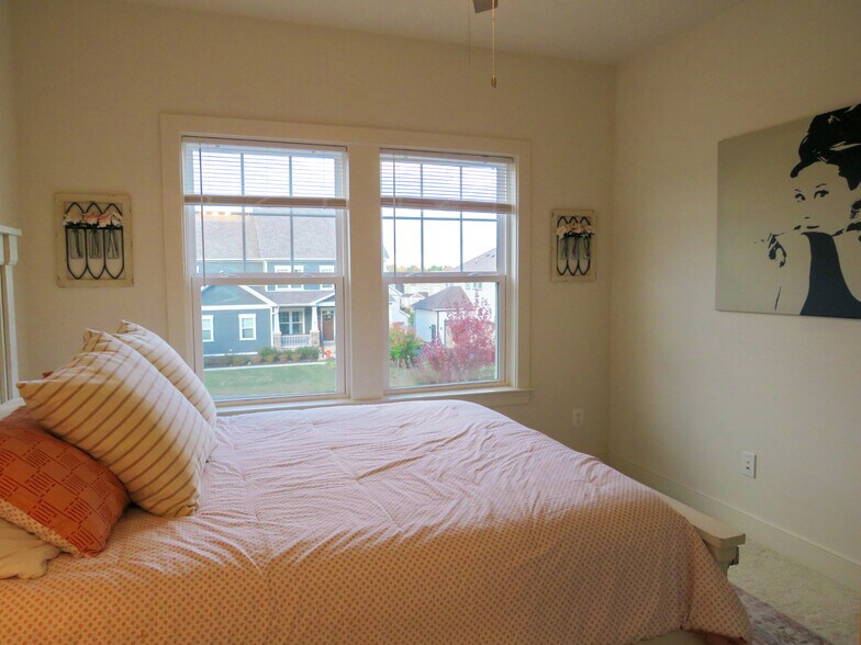 Building Photo - 24353 White Elm Pl