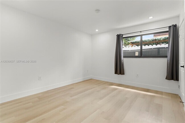 Building Photo - 3125 NW 21st Ct