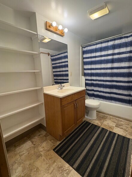 Building Photo - 107 N Forest Dr