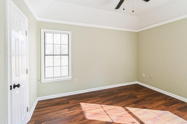 Building Photo - 5833 S Newberry Ln