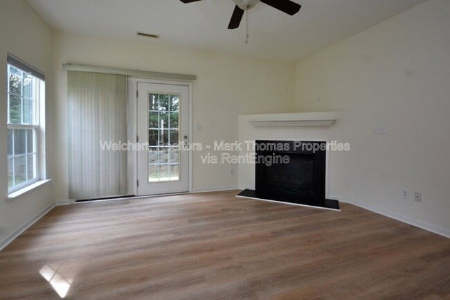 Building Photo - 1326 Holly Grove Way