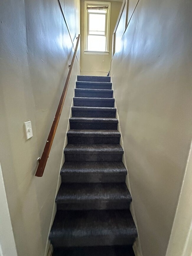Building Photo - Beautiful Bungalow with Finished Basement ...