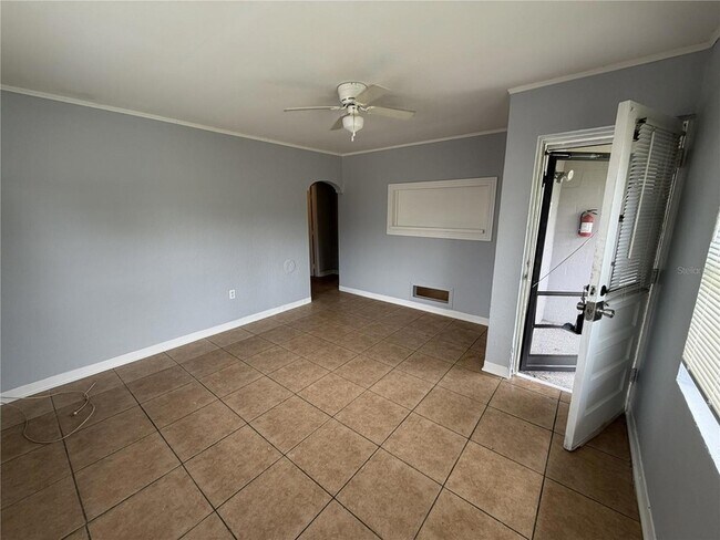 Building Photo - 370 3rd St NW