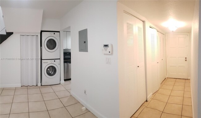 Building Photo - 8500 SW 109th Ave