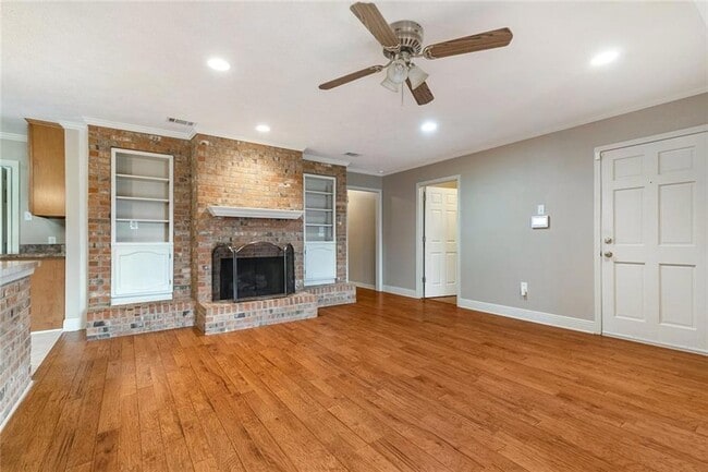 Building Photo - 4713 Ithaca St