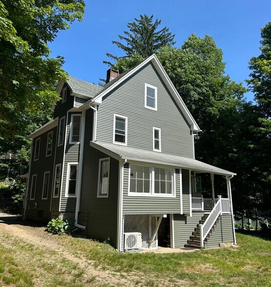 Building Photo - 4 Hillside Pl