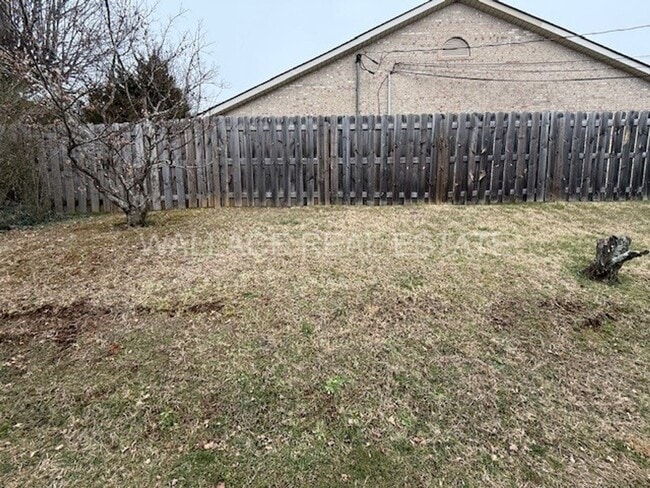 Building Photo - UPDATED 2 BEDROOM CONDO IN ADMIRAL BEND!!