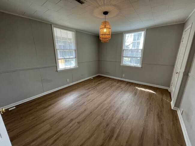 Building Photo - Large 2/1 House in Celanese- $1,495