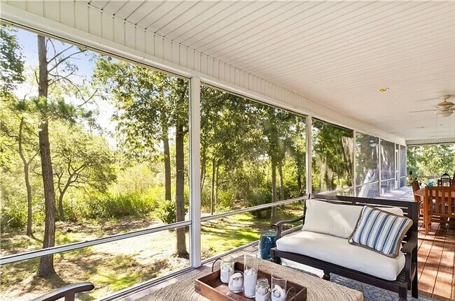 Building Photo - Beautiful 3 bedroom 2 bath home