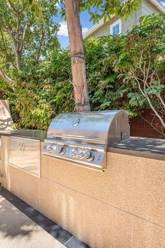 Building Photo - Luxurious French Country Estate in Ladera Ranch – Fully Furnished with Flexible Short-Term Lease ...