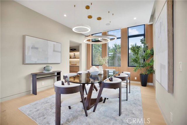 Building Photo - 5170 Amestoy Ave