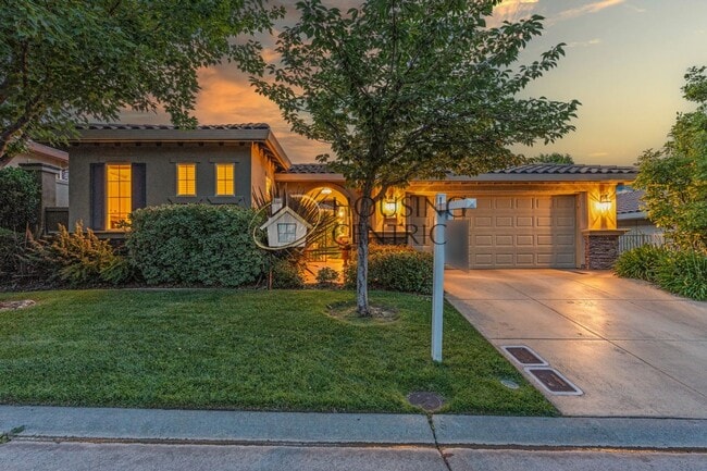 Building Photo - Executive Gated Serrano Golf-Course Home with Views of the 16th Hole!