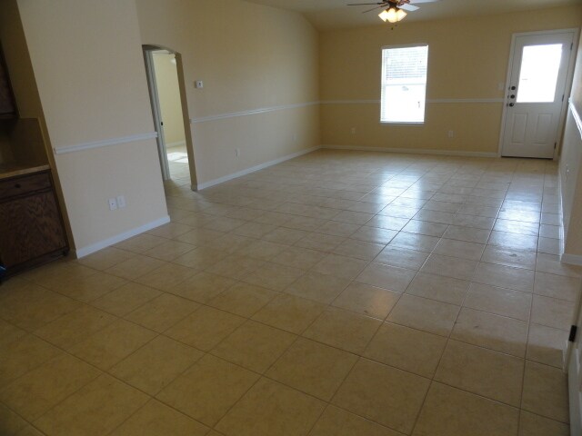 Building Photo - 2002Tru