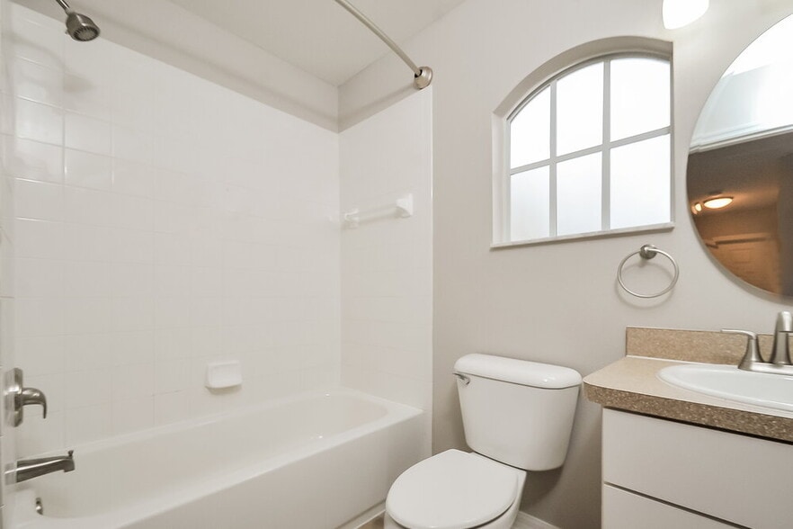 Building Photo - 6917 Summer Harbor Ln