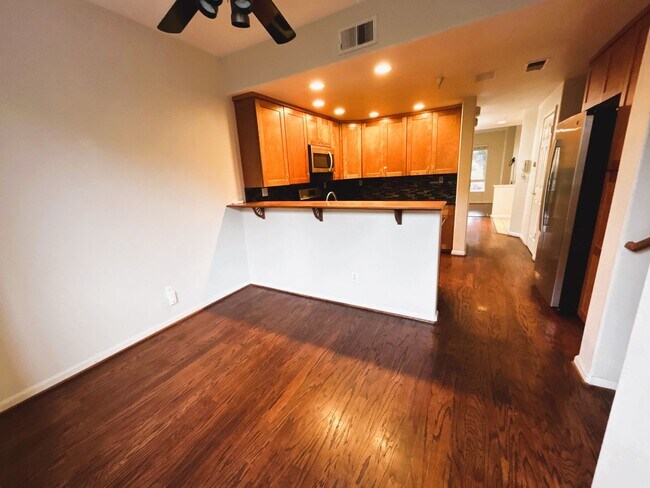 Building Photo - 470 White Chapel Avenue