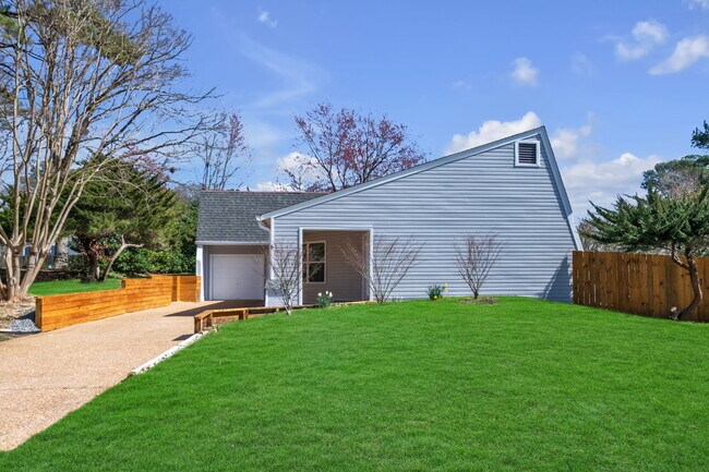 New Siding - 6 Sundance Pl