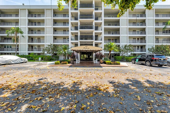 Building Photo - 2650 S Course Dr