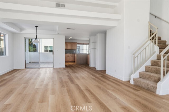 Building Photo - 200 N Catalina Ave