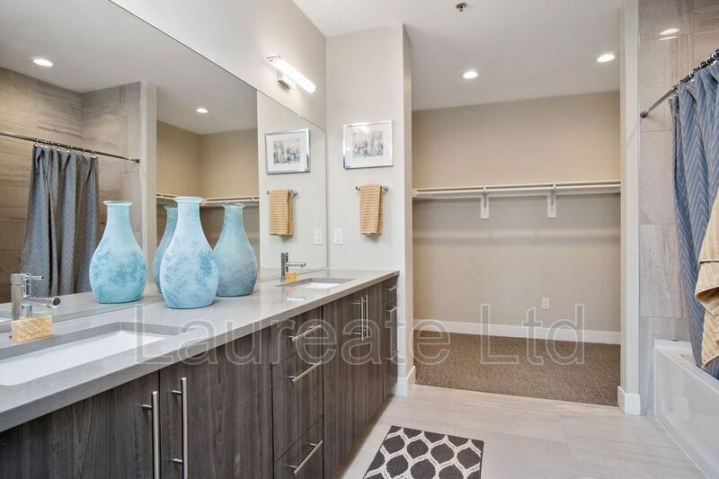 Building Photo - 3198 Blake St