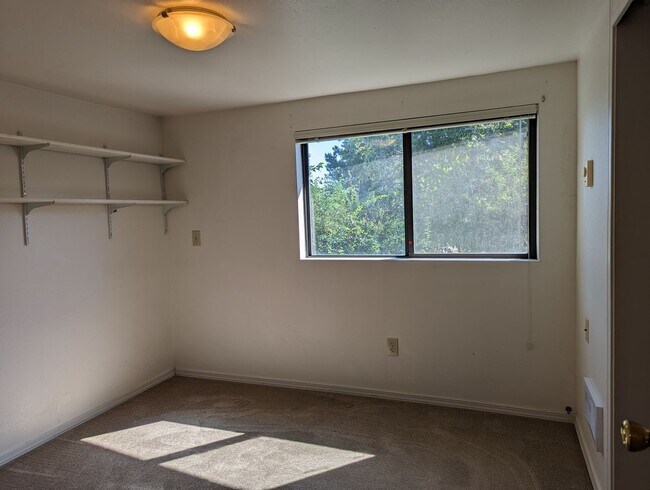 Building Photo - 1 Bedroom Pet-Friendly Casita