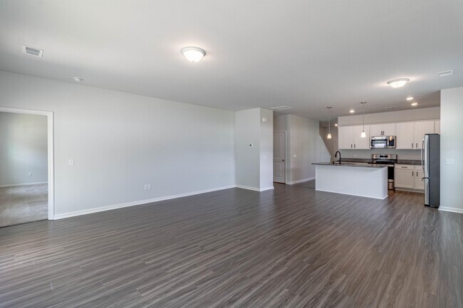 Building Photo - 147 Enclave Wy