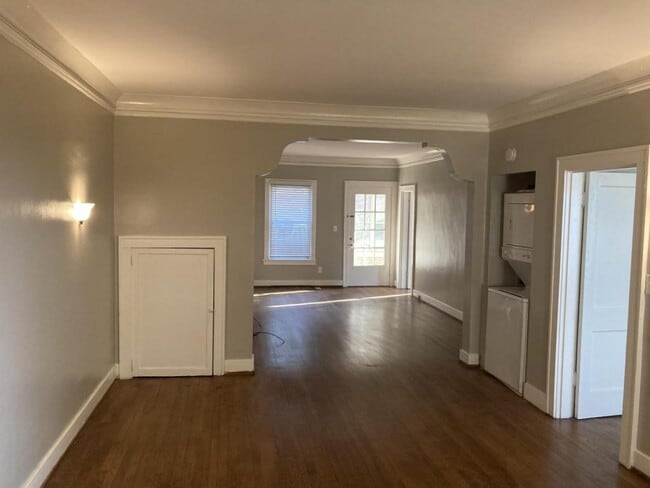 Building Photo - 3212 Pawnee Ave S