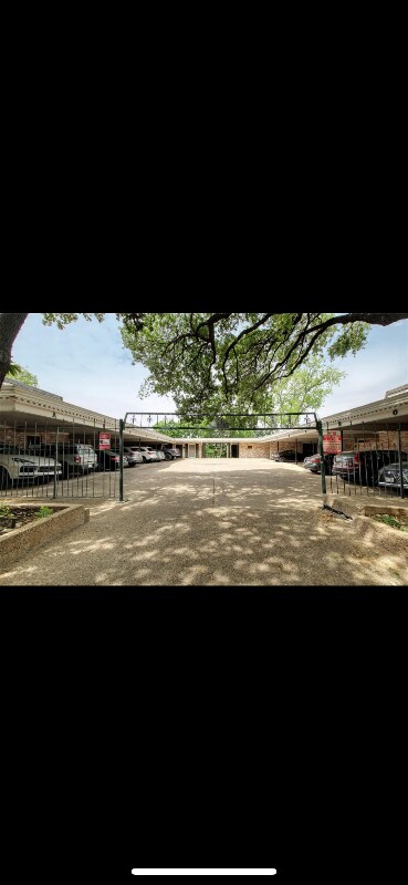 Building Photo - 2704 San Pedro St