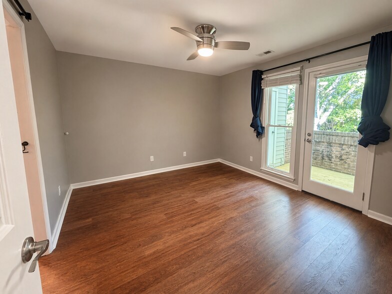 Primary Bedroom - 1062 Washington St