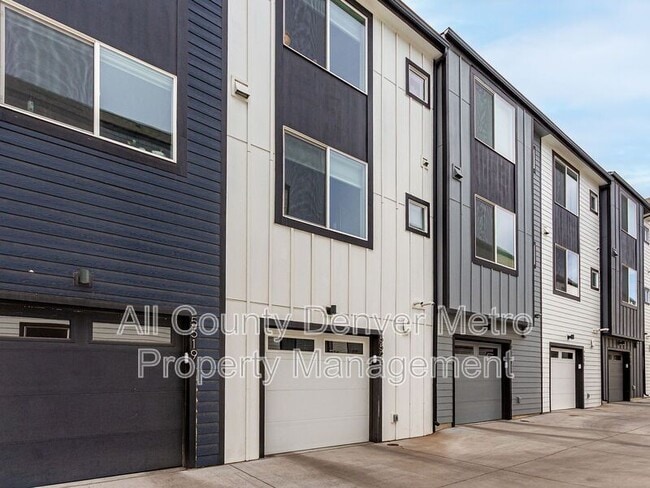 Building Photo - 5523 W 10th Ave