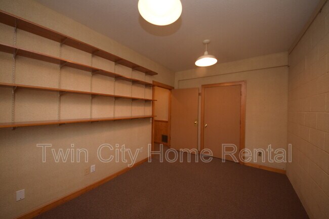 Building Photo - 14531 Wellington Rd