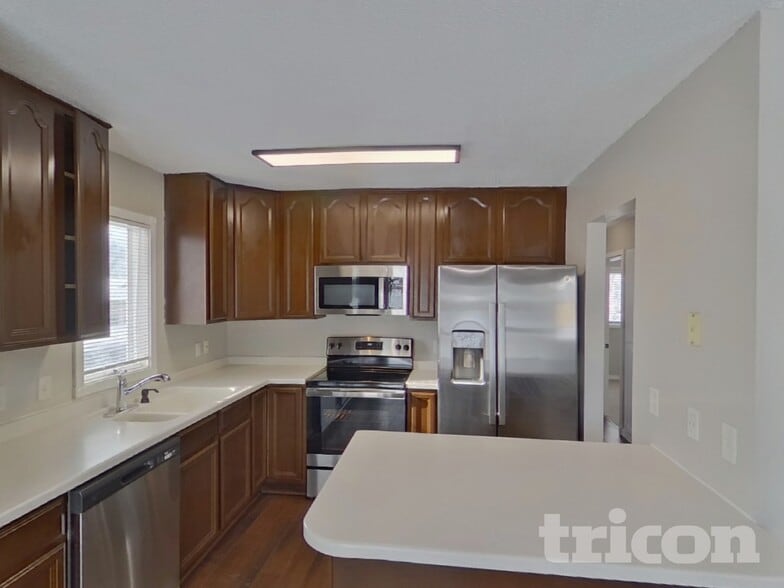 Building Photo - 1442 Laurel Ave