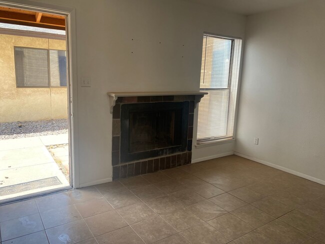 Building Photo - 3155 Posada Ct