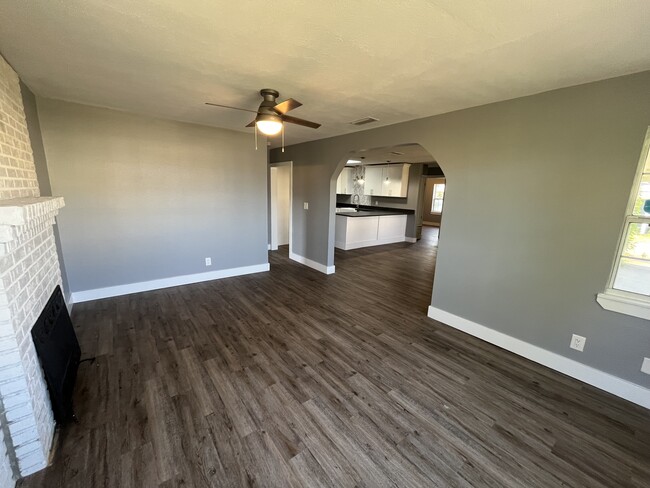 Building Photo - 6219 Poinciana Dr