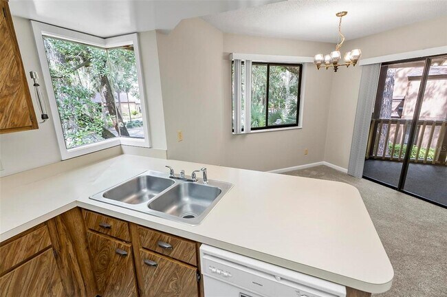 Building Photo - 14 Oakmont Ct