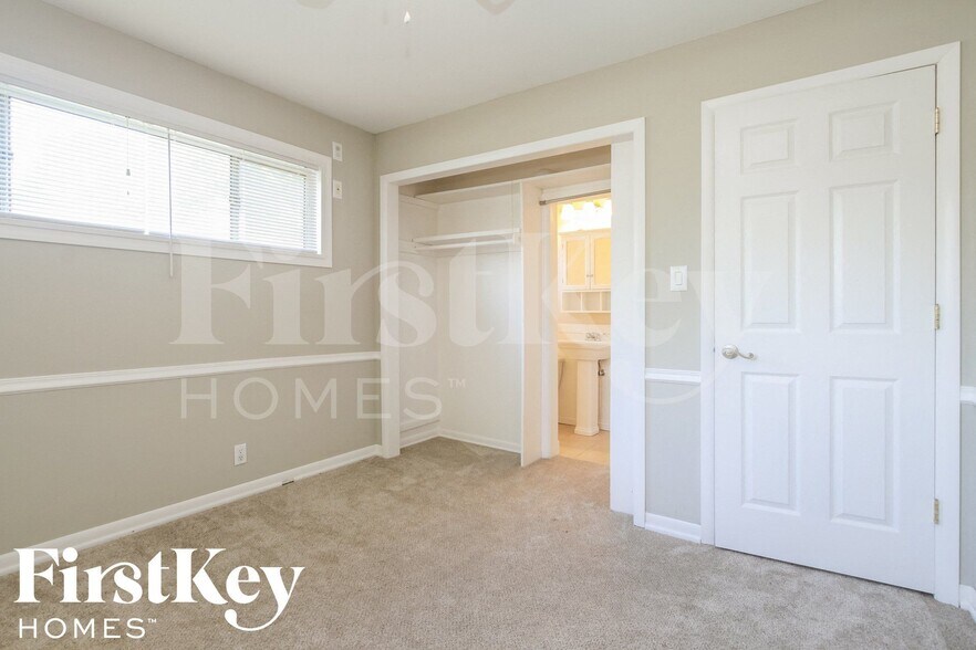 Building Photo - 6605 W 14th St