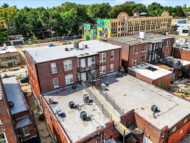 Building Photo - Delmar Soup